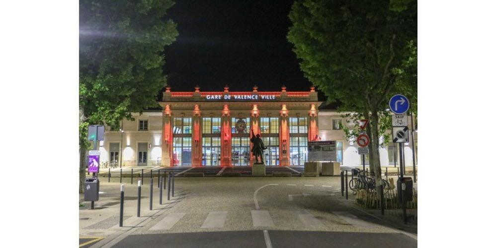 T3 Meuble Et Tout Equipe Valence Proximite De La Gare 外观 照片